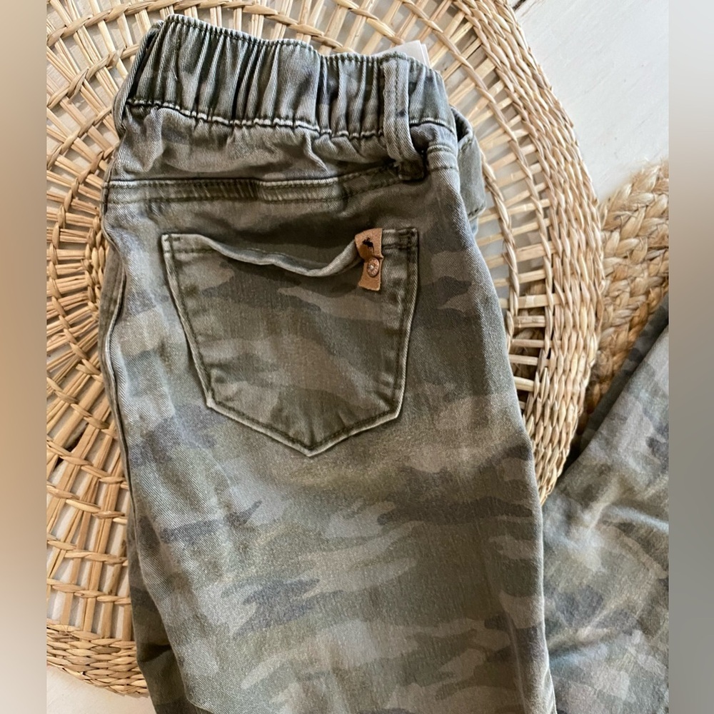 Jeans - Picture 2 of 4